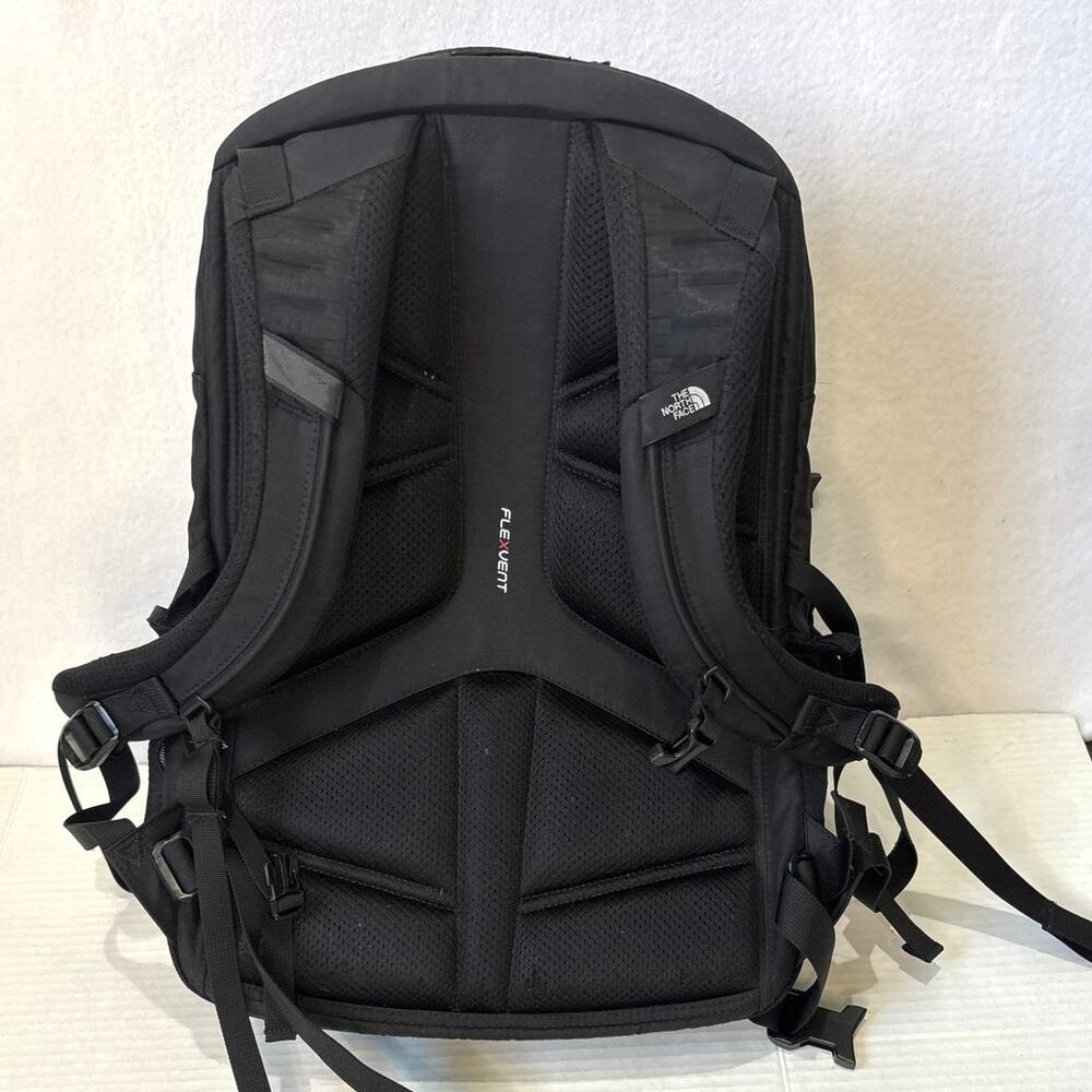 THE NORTH FACE Unisex Borealis Commuter Laptop Backpack Black One Size - Picture 4 of 13